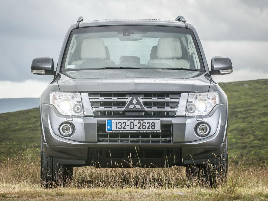  Mitsubishi Pajero Executive 2014 года  (фото 2 из 8)